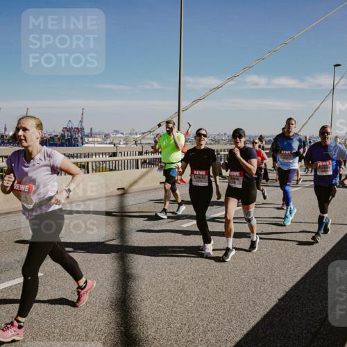03.10.2025 - Köhlbrandbrückenlauf Michael Burmester http://msf.ph/oto/9038459 03.10.2025 12:31:11 Position 1 5771 meine-sportfotos.de