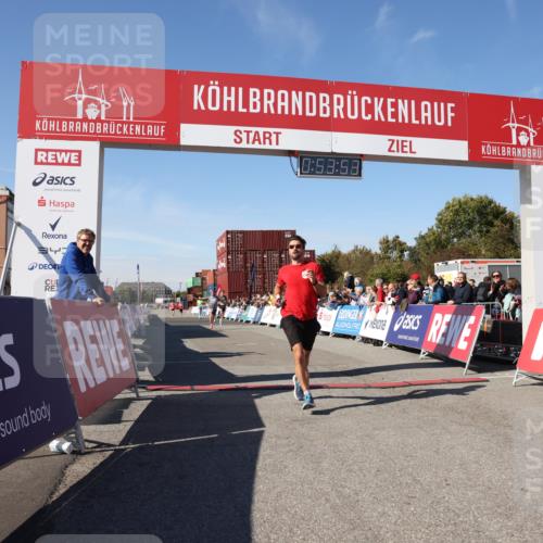 03.10.2025 - Köhlbrandbrückenlauf Lena Gebhardt http://msf.ph/oto/9038462 03.10.2025 12:53:53 Ziel 4088, 6002, 6085, 6422, 6817 meine-sportfotos.de