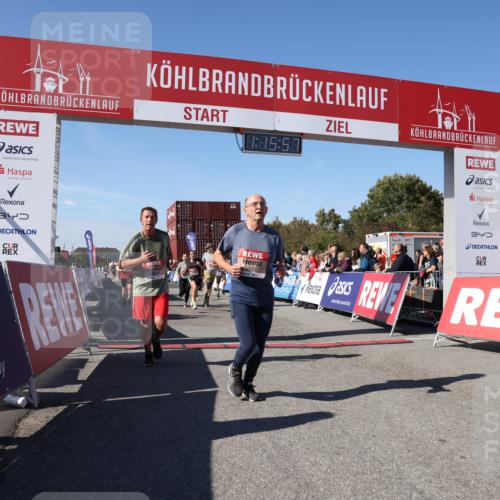 03.10.2025 - Köhlbrandbrückenlauf Lena Gebhardt http://msf.ph/oto/9038470 03.10.2025 13:15:58 Ziel 4374, 4423, 4495, 4548, 4677, 4805, 4833, 5022, 5023, 5217, 5867, 5868, 5879, 6270, 6271, 6301, 6445, 6507, 6536 meine-sportfotos.de