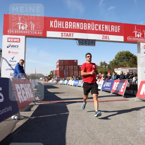03.10.2025 - Köhlbrandbrückenlauf Lena Gebhardt http://msf.ph/oto/9038472 03.10.2025 12:53:54 Ziel 4030, 4088, 6002, 6085, 6422, 6817 meine-sportfotos.de