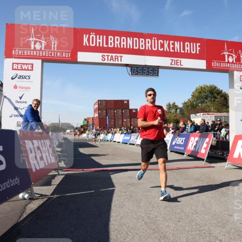 03.10.2025 - Köhlbrandbrückenlauf Lena Gebhardt http://msf.ph/oto/9038479 03.10.2025 12:53:54 Ziel 4030, 4088, 6002, 6085, 6422, 6817 meine-sportfotos.de