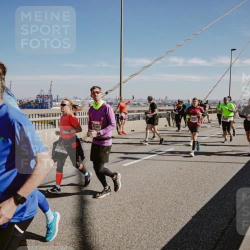 03.10.2025 - Köhlbrandbrückenlauf Michael Burmester http://msf.ph/oto/9038500 03.10.2025 12:31:13 Position 1 6262 meine-sportfotos.de