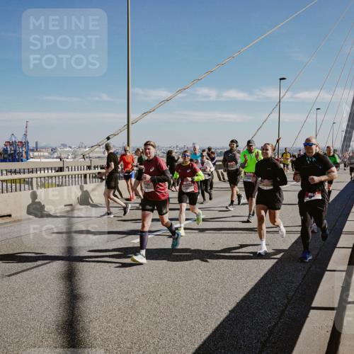 03.10.2025 - Köhlbrandbrückenlauf Michael Burmester http://msf.ph/oto/9038509 03.10.2025 12:31:14 Position 1  meine-sportfotos.de