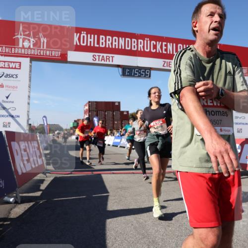 03.10.2025 - Köhlbrandbrückenlauf Lena Gebhardt http://msf.ph/oto/9038513 03.10.2025 13:16:00 Ziel 4374, 4423, 4495, 4548, 4644, 4677, 4805, 4833, 5022, 5023, 5217, 5867, 5868, 5879, 6270, 6271, 6301, 6445, 6507, 6712 meine-sportfotos.de