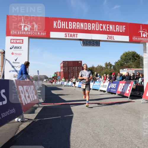 03.10.2025 - Köhlbrandbrückenlauf Lena Gebhardt http://msf.ph/oto/9038526 03.10.2025 12:53:58 Ziel 4030, 4088, 5710, 5947, 6002, 6422, 6817 meine-sportfotos.de