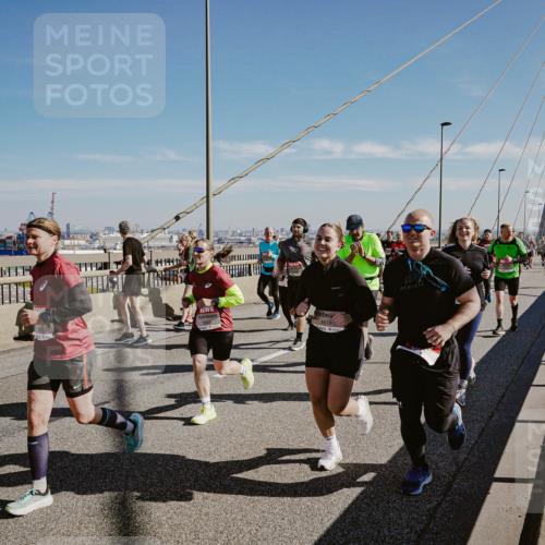 03.10.2025 - Köhlbrandbrückenlauf Michael Burmester http://msf.ph/oto/9038531 03.10.2025 12:31:15 Position 1  meine-sportfotos.de