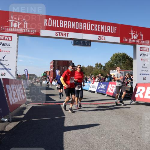 03.10.2025 - Köhlbrandbrückenlauf Lena Gebhardt http://msf.ph/oto/9038536 03.10.2025 13:16:01 Ziel 4374, 4423, 4495, 4548, 4644, 4677, 4805, 4833, 5022, 5023, 5217, 5867, 5868, 5879, 6270, 6271, 6301, 6507, 6712 meine-sportfotos.de