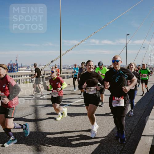 03.10.2025 - Köhlbrandbrückenlauf Michael Burmester http://msf.ph/oto/9038537 03.10.2025 12:31:15 Position 1  meine-sportfotos.de
