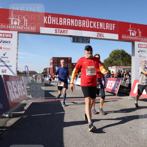 03.10.2025 - Köhlbrandbrückenlauf Lena Gebhardt http://msf.ph/oto/9038545 03.10.2025 13:16:02 Ziel 4311, 4374, 4423, 4495, 4548, 4644, 4677, 4805, 4833, 5022, 5023, 5217, 5336, 5867, 5868, 5879, 6270, 6271, 6507, 6712 meine-sportfotos.de