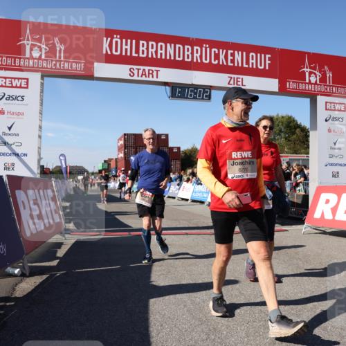 03.10.2025 - Köhlbrandbrückenlauf Lena Gebhardt http://msf.ph/oto/9038550 03.10.2025 13:16:03 Ziel 4311, 4374, 4423, 4495, 4548, 4644, 4677, 4805, 4833, 5022, 5023, 5217, 5336, 5867, 5868, 6270, 6271, 6507, 6712 meine-sportfotos.de