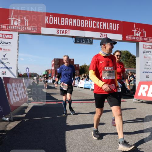 03.10.2025 - Köhlbrandbrückenlauf Lena Gebhardt http://msf.ph/oto/9038554 03.10.2025 13:16:03 Ziel 4311, 4374, 4423, 4495, 4548, 4644, 4677, 4805, 4833, 5022, 5023, 5217, 5336, 5867, 5868, 6270, 6271, 6507, 6712 meine-sportfotos.de
