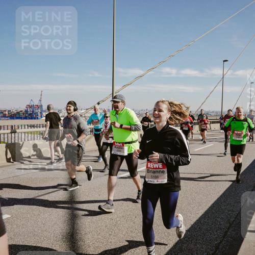 03.10.2025 - Köhlbrandbrückenlauf Michael Burmester http://msf.ph/oto/9038556 03.10.2025 12:31:16 Position 1 6209, 5166 meine-sportfotos.de