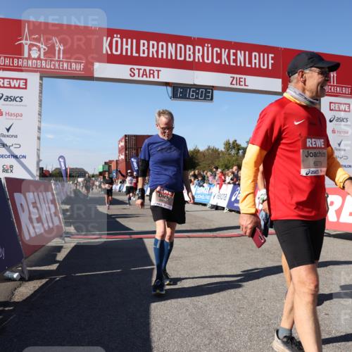03.10.2025 - Köhlbrandbrückenlauf Lena Gebhardt http://msf.ph/oto/9038560 03.10.2025 13:16:03 Ziel 4311, 4374, 4423, 4495, 4548, 4644, 4677, 4805, 4833, 5022, 5023, 5217, 5336, 5867, 5868, 6270, 6271, 6507, 6712 meine-sportfotos.de