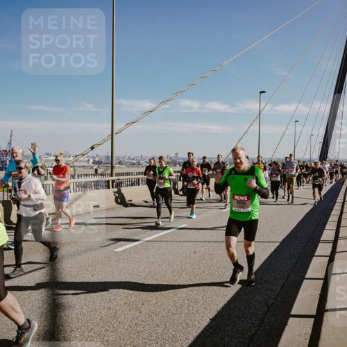 03.10.2025 - Köhlbrandbrückenlauf Michael Burmester http://msf.ph/oto/9038565 03.10.2025 12:31:17 Position 1 6209 meine-sportfotos.de