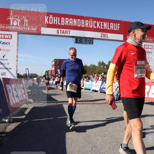 03.10.2025 - Köhlbrandbrückenlauf Lena Gebhardt http://msf.ph/oto/9038567 03.10.2025 13:16:03 Ziel 4311, 4374, 4423, 4495, 4548, 4644, 4677, 4805, 4833, 5022, 5023, 5217, 5336, 5867, 5868, 6270, 6271, 6507, 6712 meine-sportfotos.de