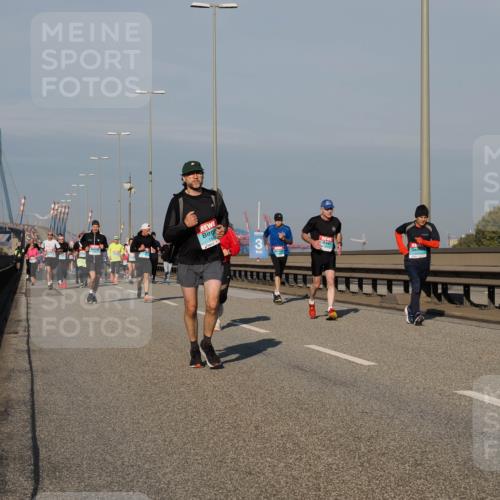 03.10.2025 - Köhlbrandbrückenlauf Fabian Wolf http://msf.ph/oto/9038568 03.10.2025 09:52:55 Position 3 3 meine-sportfotos.de