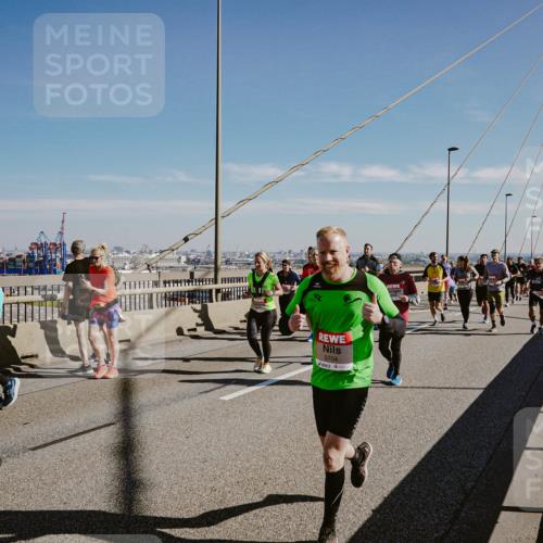 03.10.2025 - Köhlbrandbrückenlauf Michael Burmester http://msf.ph/oto/9038571 03.10.2025 12:31:18 Position 1 5704 meine-sportfotos.de