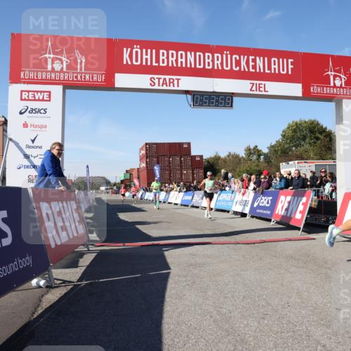 03.10.2025 - Köhlbrandbrückenlauf Lena Gebhardt http://msf.ph/oto/9038593 03.10.2025 12:54:00 Ziel 4030, 4088, 5710, 5947, 6002, 6200, 6817 meine-sportfotos.de