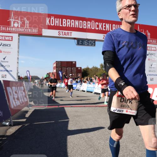 03.10.2025 - Köhlbrandbrückenlauf Lena Gebhardt http://msf.ph/oto/9038604 03.10.2025 13:16:05 Ziel 4311, 4374, 4423, 4495, 4548, 4644, 4805, 4833, 5022, 5023, 5068, 5217, 5336, 5867, 5868, 6270, 6271, 6507, 6712 meine-sportfotos.de