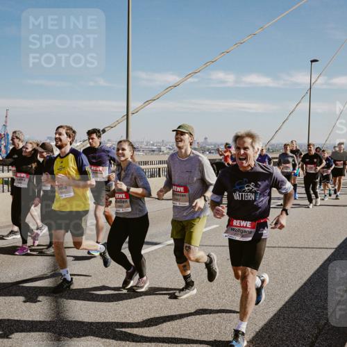 03.10.2025 - Köhlbrandbrückenlauf Michael Burmester http://msf.ph/oto/9038608 03.10.2025 12:31:21 Position 1 4548 meine-sportfotos.de