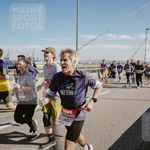 03.10.2025 - Köhlbrandbrückenlauf Michael Burmester http://msf.ph/oto/9038627 03.10.2025 12:31:22 Position 1 548, 5868, 6573 meine-sportfotos.de