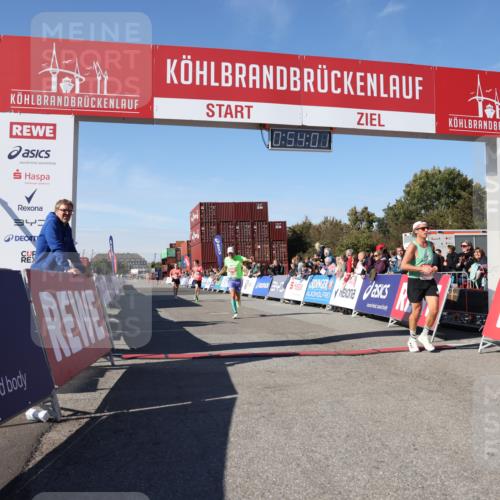 03.10.2025 - Köhlbrandbrückenlauf Lena Gebhardt http://msf.ph/oto/9038628 03.10.2025 12:54:01 Ziel 4030, 4088, 5710, 5947, 6002, 6200, 6817 meine-sportfotos.de