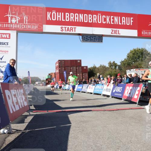 03.10.2025 - Köhlbrandbrückenlauf Lena Gebhardt http://msf.ph/oto/9038639 03.10.2025 12:54:02 Ziel 4030, 4088, 5710, 5947, 6002, 6200, 6817 meine-sportfotos.de