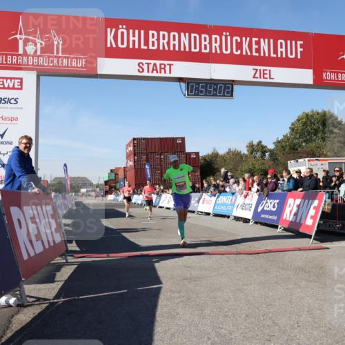 03.10.2025 - Köhlbrandbrückenlauf Lena Gebhardt http://msf.ph/oto/9038649 03.10.2025 12:54:03 Ziel 4030, 5710, 5947, 6002, 6200, 6817 meine-sportfotos.de