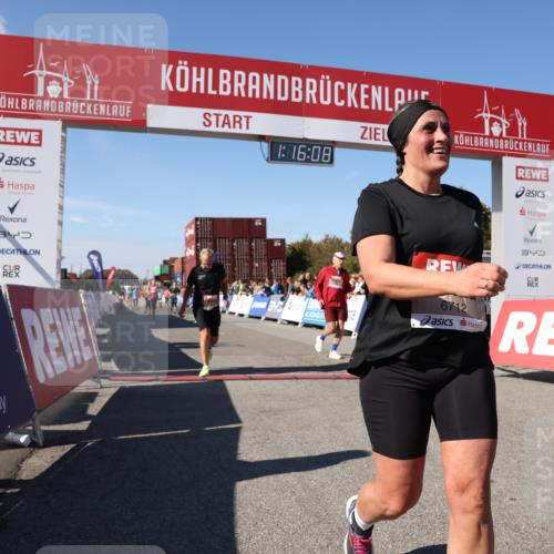03.10.2025 - Köhlbrandbrückenlauf Lena Gebhardt http://msf.ph/oto/9038668 03.10.2025 13:16:08 Ziel 4311, 4423, 4495, 4548, 4644, 4696, 4805, 5022, 5023, 5068, 5217, 5336, 5684, 5867, 5868, 6270, 6271, 6712 meine-sportfotos.de
