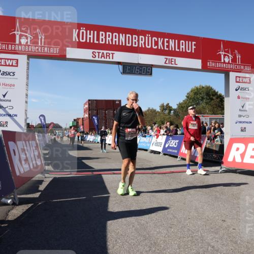 03.10.2025 - Köhlbrandbrückenlauf Lena Gebhardt http://msf.ph/oto/9038685 03.10.2025 13:16:10 Ziel 4311, 4423, 4495, 4644, 4696, 5068, 5217, 5336, 5684, 5806, 6270, 6712 meine-sportfotos.de