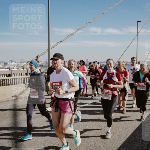03.10.2025 - Köhlbrandbrückenlauf Michael Burmester http://msf.ph/oto/9038694 03.10.2025 12:31:27 Position 1 5068, 4971 meine-sportfotos.de