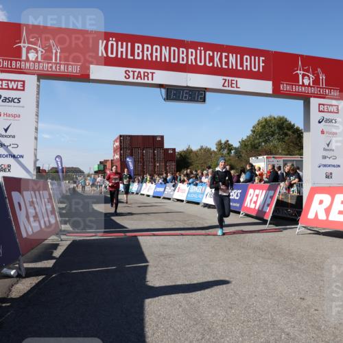 03.10.2025 - Köhlbrandbrückenlauf Lena Gebhardt http://msf.ph/oto/9038715 03.10.2025 13:16:12 Ziel 4311, 4423, 4644, 4696, 5068, 5336, 5684, 5806, 6712 meine-sportfotos.de