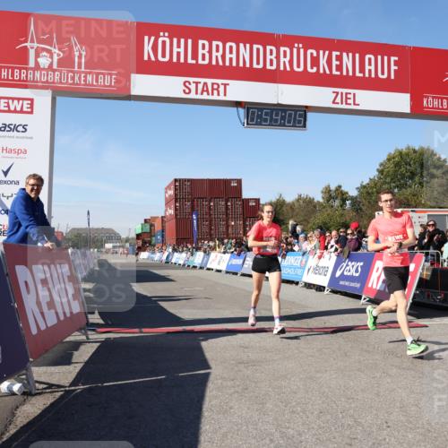 03.10.2025 - Köhlbrandbrückenlauf Lena Gebhardt http://msf.ph/oto/9038718 03.10.2025 12:54:06 Ziel 4030, 5710, 5947, 6002, 6200, 6817 meine-sportfotos.de