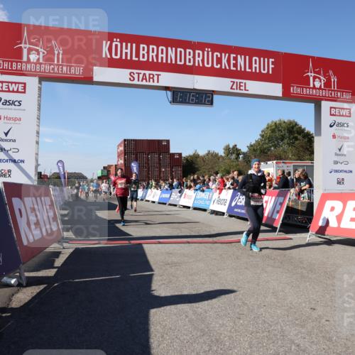 03.10.2025 - Köhlbrandbrückenlauf Lena Gebhardt http://msf.ph/oto/9038726 03.10.2025 13:16:13 Ziel 4311, 4423, 4563, 4644, 4696, 4928, 5068, 5336, 5684, 5806, 6712 meine-sportfotos.de