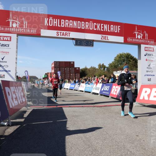 03.10.2025 - Köhlbrandbrückenlauf Lena Gebhardt http://msf.ph/oto/9038732 03.10.2025 13:16:13 Ziel 4311, 4423, 4563, 4644, 4696, 4928, 5068, 5336, 5684, 5806, 6712 meine-sportfotos.de
