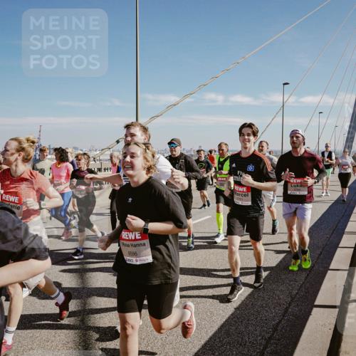 03.10.2025 - Köhlbrandbrückenlauf Michael Burmester http://msf.ph/oto/9038742 03.10.2025 12:31:29 Position 1 6596 meine-sportfotos.de