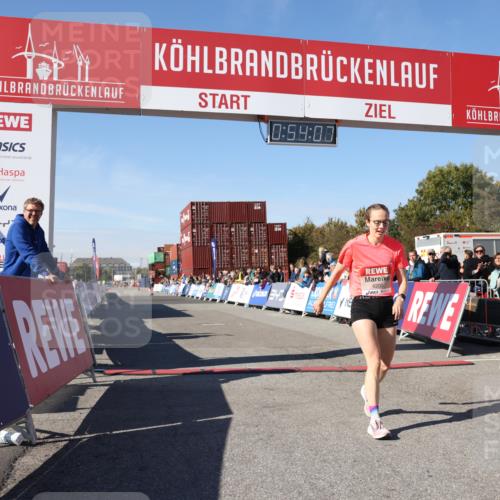 03.10.2025 - Köhlbrandbrückenlauf Lena Gebhardt http://msf.ph/oto/9038745 03.10.2025 12:54:07 Ziel 4030, 5710, 5947, 6002, 6200, 6817 meine-sportfotos.de