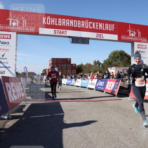 03.10.2025 - Köhlbrandbrückenlauf Lena Gebhardt http://msf.ph/oto/9038746 03.10.2025 13:16:14 Ziel 4311, 4347, 4423, 4563, 4644, 4696, 4928, 5032, 5068, 5336, 5684, 5806, 5836, 6712 meine-sportfotos.de