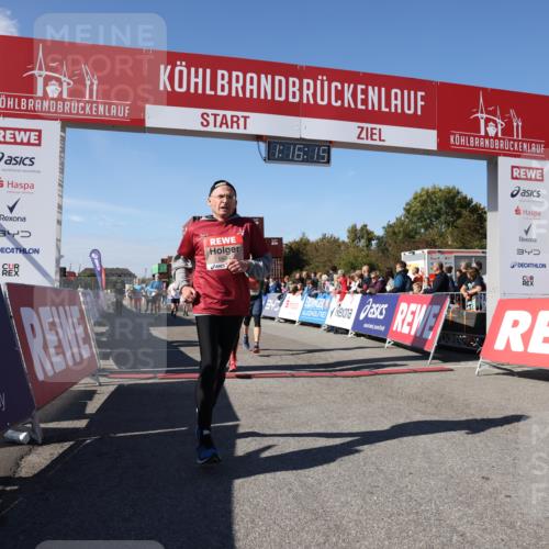 03.10.2025 - Köhlbrandbrückenlauf Lena Gebhardt http://msf.ph/oto/9038765 03.10.2025 13:16:15 Ziel 4311, 4317, 4347, 4563, 4644, 4696, 4928, 5032, 5068, 5336, 5684, 5806, 5836, 6712, 6771 meine-sportfotos.de