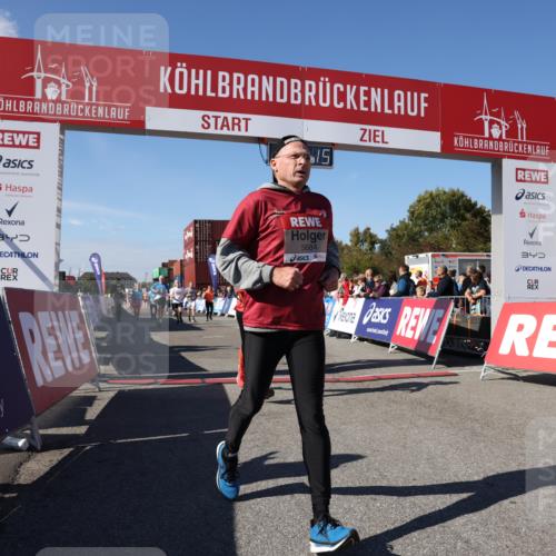 03.10.2025 - Köhlbrandbrückenlauf Lena Gebhardt http://msf.ph/oto/9038775 03.10.2025 13:16:15 Ziel 4311, 4317, 4347, 4563, 4644, 4696, 4928, 5032, 5068, 5336, 5684, 5806, 5836, 6712, 6771 meine-sportfotos.de