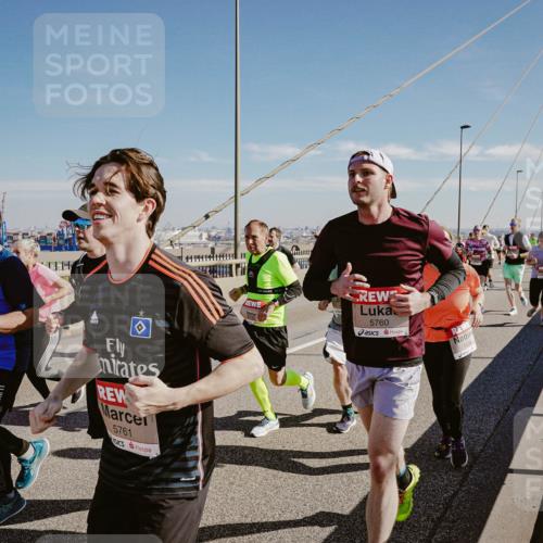 03.10.2025 - Köhlbrandbrückenlauf Michael Burmester http://msf.ph/oto/9038778 03.10.2025 12:31:30 Position 1 5761, 5760 meine-sportfotos.de