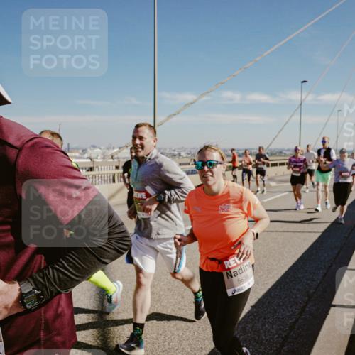 03.10.2025 - Köhlbrandbrückenlauf Michael Burmester http://msf.ph/oto/9038792 03.10.2025 12:31:31 Position 1 5760, 5836 meine-sportfotos.de