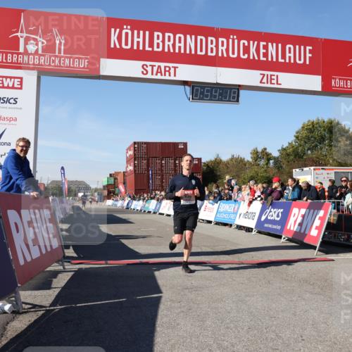 03.10.2025 - Köhlbrandbrückenlauf Lena Gebhardt http://msf.ph/oto/9038797 03.10.2025 12:54:19 Ziel 4598 meine-sportfotos.de