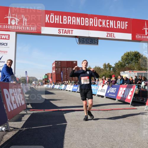 03.10.2025 - Köhlbrandbrückenlauf Lena Gebhardt http://msf.ph/oto/9038807 03.10.2025 12:54:19 Ziel 4598 meine-sportfotos.de