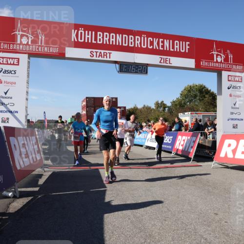 03.10.2025 - Köhlbrandbrückenlauf Lena Gebhardt http://msf.ph/oto/9038827 03.10.2025 13:16:20 Ziel 4144, 4317, 4347, 4414, 4563, 4696, 4928, 4952, 5032, 5068, 5498, 5684, 5806, 5836, 5983, 6761, 6771 meine-sportfotos.de