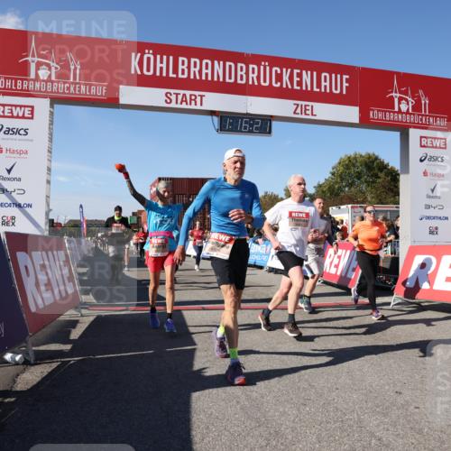 03.10.2025 - Köhlbrandbrückenlauf Lena Gebhardt http://msf.ph/oto/9038839 03.10.2025 13:16:21 Ziel 4144, 4317, 4347, 4414, 4563, 4586, 4696, 4928, 4952, 5032, 5068, 5498, 5684, 5806, 5836, 5983, 6761, 6771 meine-sportfotos.de