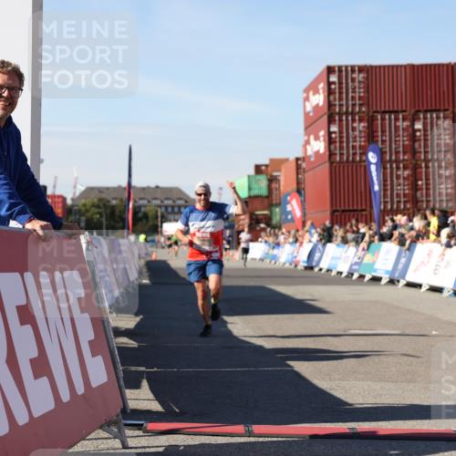 03.10.2025 - Köhlbrandbrückenlauf Lena Gebhardt http://msf.ph/oto/9038841 03.10.2025 12:54:25 Ziel 4023, 4598 meine-sportfotos.de