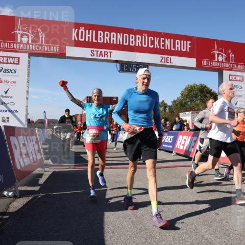 03.10.2025 - Köhlbrandbrückenlauf Lena Gebhardt http://msf.ph/oto/9038844 03.10.2025 13:16:22 Ziel 4144, 4146, 4317, 4347, 4414, 4563, 4586, 4696, 4928, 4952, 5032, 5498, 5684, 5806, 5836, 5983, 6761, 6771 meine-sportfotos.de