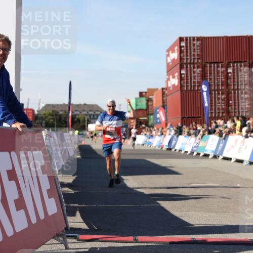 03.10.2025 - Köhlbrandbrückenlauf Lena Gebhardt http://msf.ph/oto/9038845 03.10.2025 12:54:25 Ziel 4023, 4598 meine-sportfotos.de