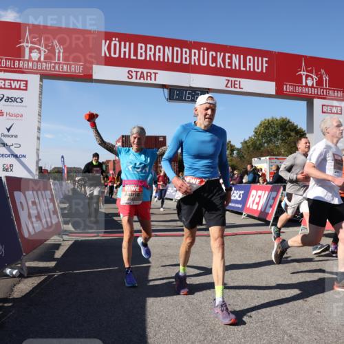 03.10.2025 - Köhlbrandbrückenlauf Lena Gebhardt http://msf.ph/oto/9038847 03.10.2025 13:16:22 Ziel 4144, 4146, 4317, 4347, 4414, 4563, 4586, 4696, 4928, 4952, 5032, 5498, 5684, 5806, 5836, 5983, 6761, 6771 meine-sportfotos.de